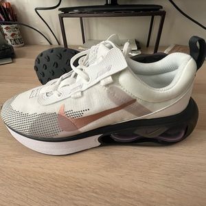 New white w/purple and black Nike Air Max